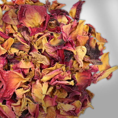 Pétalos de rosa roja